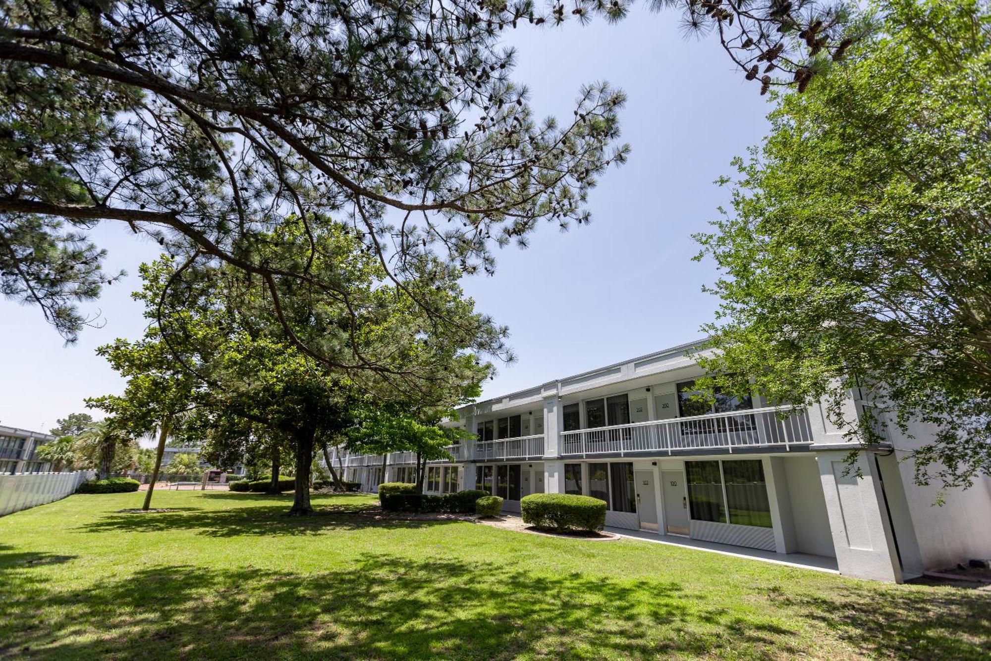 Oneway Savannah Exterior photo